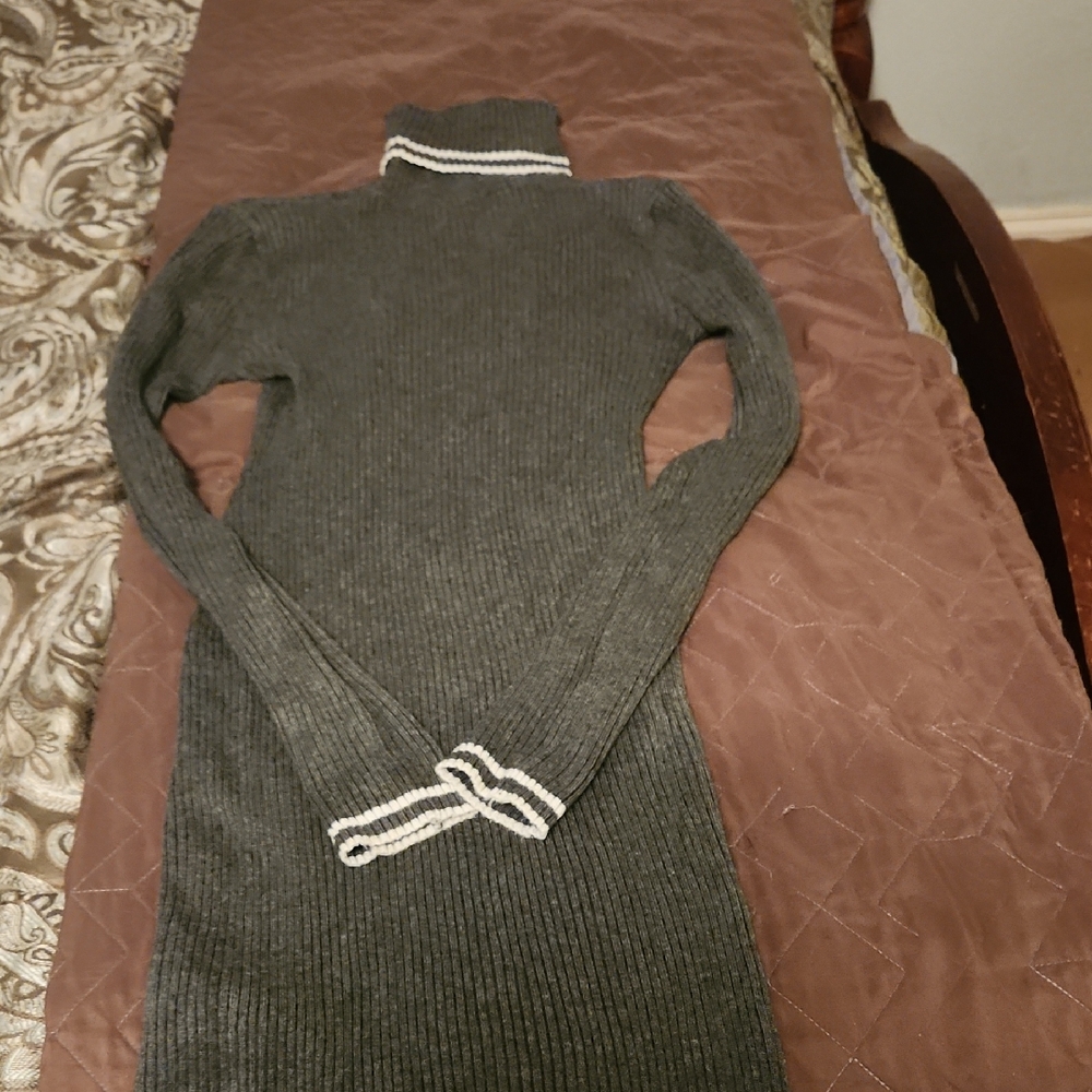 Zara Gray Light Stretch Sweater Maxi Dress with White Accents